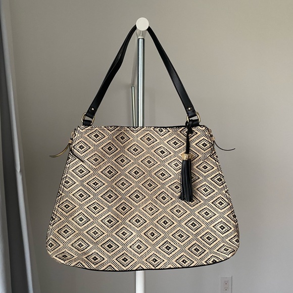 The Switch Bag in Diamond Raffia - Picture 2 of 16